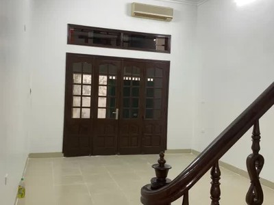 Bán nhà riêng phố ngô gia tự 55m2 x 4 tầng mt 4.5m, 7.5 tỷ long biên hà nội 2