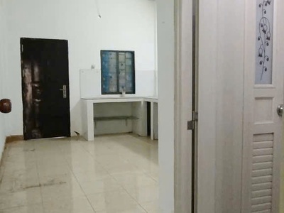 Nhà 2 mặt hẻm trước sau phạm thế hiển p1 q8 3