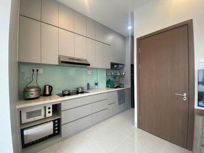 Bán nhà 4 tầng, thủ đức,  đường số 8,. dt 58m2, 5pn, sổ hồng, giá 7.89 tỷ. 0