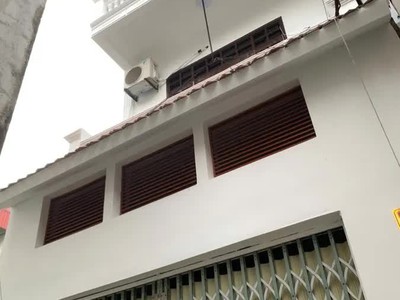 Bán nhà riêng phố ngô gia tự 55m2 x 4 tầng mt 4.5m, 7.5 tỷ long biên hà nội 0