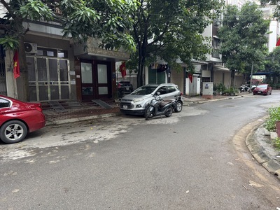 Phân lô - oto tranh - vỉa hè - kinh doanh 2