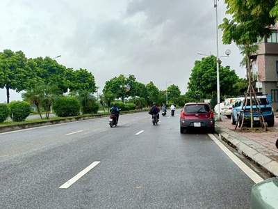 Bán đất mặt phố hồng tiến   lô đất vàng  0