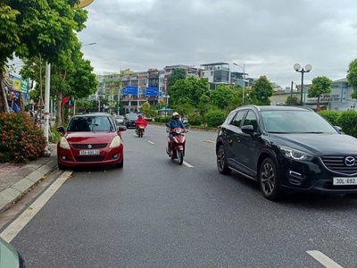 Bán đất mặt phố hồng tiến   lô đất vàng  2