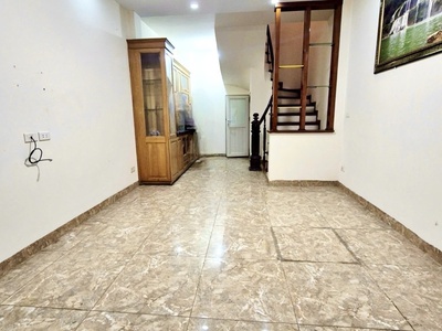 Cầu giấy dt 35m-7,9 tỷ,gần phố,gần hồ,ngõ thông,nhà dân xây đẹp,sổ đỏ hoa hậu 0