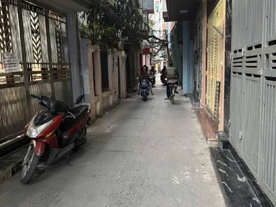 Dương quảng hàm 40m x5 tầng giá 11,3 tỷ,ngõ thông,nhà đẹp ở ngay 0