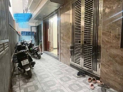 Dương quảng hàm 40m x5 tầng giá 11,3 tỷ,ngõ thông,nhà đẹp ở ngay 4