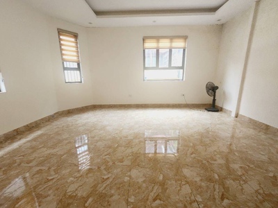 Mai dịch 32m x mt 4m giá 8,5 tỷ-lô góc ngõ thông kinh doanh,ô tô qua nhà 2