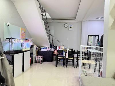 Quận 10 - lê hồng phong - 46m - tiện ở hoặc kinh doanh - nở hậu - 8 tỷ 1