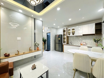 Nhà đẹp chính chủ - ngang 8 cực hiếm - 2 tầng hoàn công đủ - tặng full nội thất - phan tây hồ - phú 1