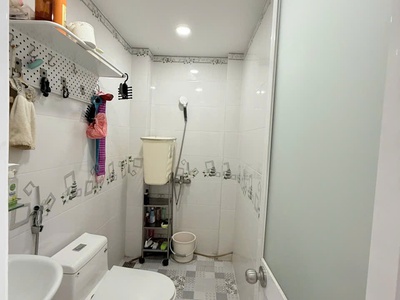 Nhà đẹp chính chủ - chưa qua đàu tư - 2 tầng hoàn công đủ - 2pn lớn - hẻm 4m - bán 5.5 tỷ - tl - 0