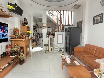 Nhà đẹp chính chủ - chưa qua đàu tư - 2 tầng hoàn công đủ - 2pn lớn - hẻm 4m - bán 5.5 tỷ - tl - 3