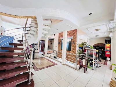Biệt thự phan xích long - 270m2-ngang 12.5m - 3 tầng - ô tô tránh - gần mt - chính chủ chưa qua đầu 2