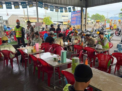 Chính chủ sang quán ăn sáng, cơm, nhậu- cafe- nước các loại 1