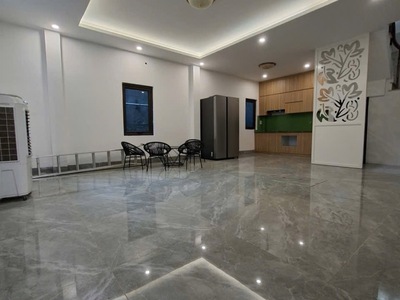 Bán nhà 46m x 5t tại đức giang, 10m ra oto tránh giá đầu tư chỉ nhỉnh 6 tỷ. lh 0936123469 0