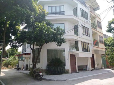 Biệt thự thạch bàn48m2 x5 tầng-lô góc-vỉa hè-gara ô tô-hồ điều hoà-full nội thất giá hợp lý 0