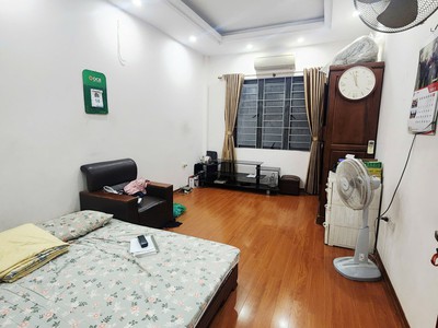 11,5 tỷ: nhà 7 tầng, 49m, mt 4m  ngõ thông ra phố kim giang, kđt mới đại kim  10 phòng cho thuê 2