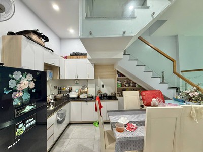 Nhà 4x25m trệt lầu, hẻm xe tải vị trí đẹp gần trường học tô ngọc vân 2