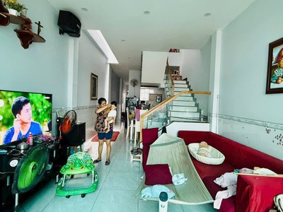 Nhà 4x25m trệt lầu, hẻm xe tải vị trí đẹp gần trường học tô ngọc vân 1