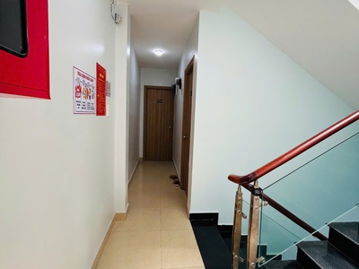 Chơi chứng khoán bán căn hộ dịch vụ 5 tầng 18p 100m2 thu nhập 62tr/th, hxh 8m hà huy giáp ngã tư ga 3