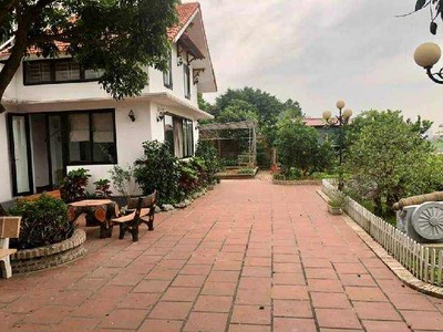 Biệt thự sân vườn bồ đề, 1200m x 3 tầng, mặt tiền 25m, tựa sơn hướng thuỷ, nội thất cao cấp, tiểu 3