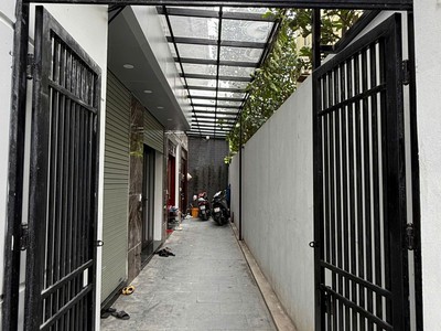 Nhà đẹp giang biên   6 tầng full nội thất   ngõ thông ô tô   giá chỉ 6 tỷ 4