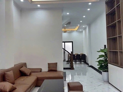 Bán nhà phố trạm   tư đình   50m    5 tầng   4 ngủ   full nội thất   8,15 tỷ   gần ô tô 0