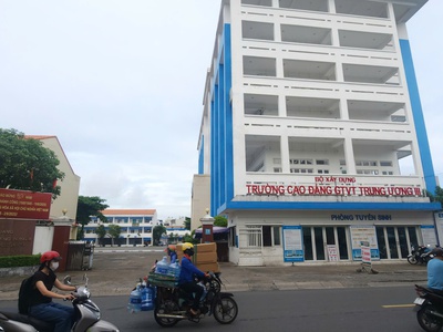 Bán nhà mặt tiền nb văn cao 70m , 2 lầu st - gần trường gtvt 2