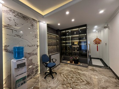 Nhà đẹp giang biên   6 tầng full nội thất   ngõ thông ô tô   giá chỉ 6 tỷ 2