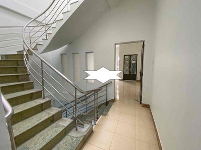 Cho thuê nhà mặt tiền đỗ bí 99m , 2lầu - 17 triệu 3