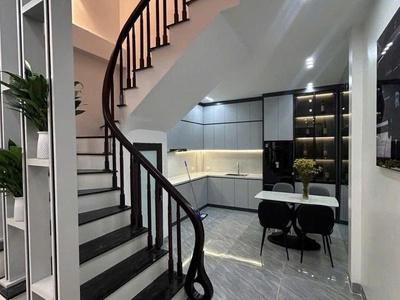 Nhà ở đón tết,trục đại  lộ tây thăng long,oto vào nhà,dt 36m2x5t,mt 4.6m,6.3ty 0