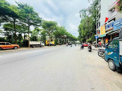 Nhà mặt phố đường bưởi, 43m, đường    trước nhà 30m kinh doanh tốt, vị trí đẹp 0