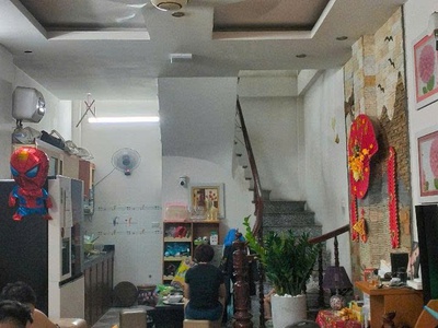 11,2 tỷ: nhà 4 tầng, 49m nở hậu, mt 4m  15m ra phố kim giang  ô tô qua nhà  kinh doanh quá đẹp 2