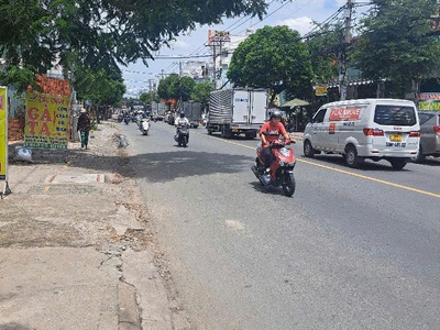 Nhà mặt tiền lê văn khương, quận 12 ngang 5m nhĩnh nhẹ 10₫ 4