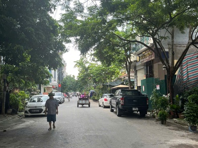 Bán gấp đất dịch vụ vạn phúc hà đông mặt đương Nông Quốc Trấn dt50m2,mt5m,đường 24m,giá rẻ 1