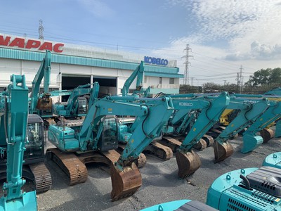 Cho thuê lô đất MT: 17m DT: 600m2 đường Phạm Văn Đồng, đối diện Nam Co. 0