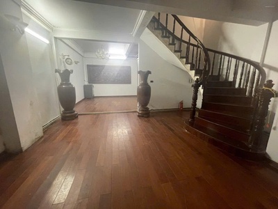Cho thuê nhà ngõ 61 Phạm Tuấn Tài, Cầu Giấy 76m x 4T, 6PN4VS giá 25tr, ô tô tránh 1