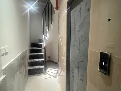 Bán nhà hồ đắc di 39m2. 7 tầng. mặt tiền 4m.  giá 14.5 tỷ đống đa hà nội 0