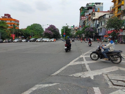 Bán gấp căn Mặt Phố Kim Mã, cạnh Ngọc Khánh 55m2 MT4.6m 33 tỉ 0