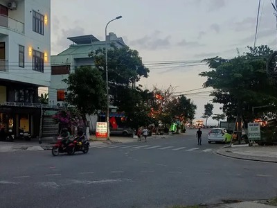 Giá rẻ - nhà mặt tiền đường 10m5 phùng hưng, dt 88m2   cạnh biển thanh khê   chỉ 7.6 tỷ 1