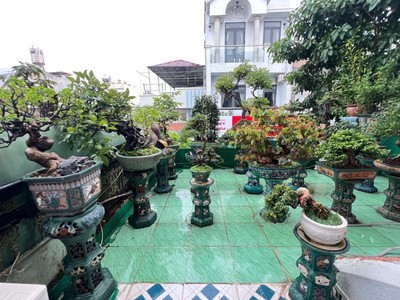 Bán nhà 3 tầng trung tâm dĩ an,đường nhựa 12m thông thoáng,shr hoàn công 2