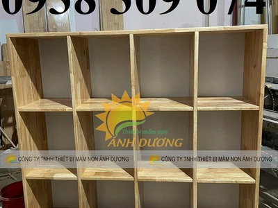 Tủ cặp mầm non gỗ cao su, tủ đựng balo mầm non MDF 0