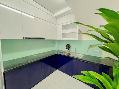 Nhà mới ngõ lan bá hồ ba mẫu 232m2 x 5 tầng  6.5 tỷ đống đa hà nội. 0