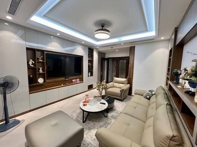 Bán nhà đội cấn, 7 tầng thang máy, ô tô vào nhà, ở sướng, 53m chỉ 17 tỷ 3