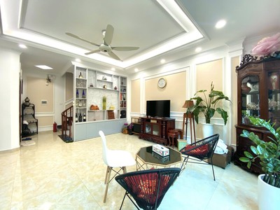 Khu vip lạc long quân, ô tô tránh, ở kết hợp kd, 90m chỉ 28 tỷ 1