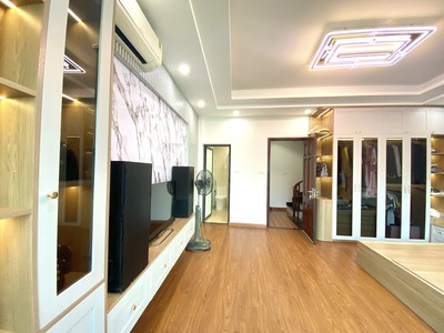 Khu vip lạc long quân, ô tô tránh, ở kết hợp kd, 90m chỉ 28 tỷ 3