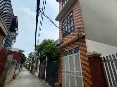 Bán nhà mặt phố bắc cầu 35m2 x 3 tầng mt 4m,4.5 tỷ long biên hà nội. 0