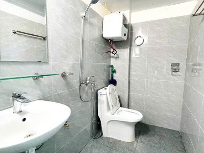 Phú lãm hà đông nhà mới  40m 5t thang máy  ngõ nông  ôtô đỗ cửa  gần chợ gần các trường đại học hơn 2