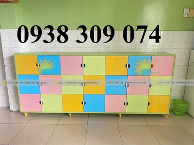 Tủ cặp mầm non gỗ cao su, tủ đựng balo mầm non MDF 4