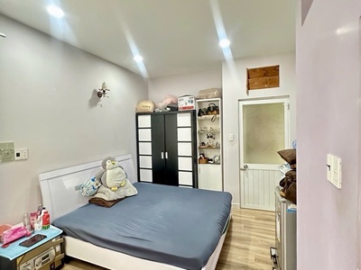 Bán nhà đường tôn đản - nhà 3 tầng mới btct kiên cố- thông ra vĩnh khánh, hoàng diệu, nguyễn tât 1