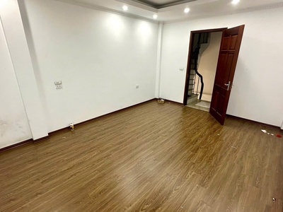 Chỉ 7 tỷ - nhà thụy khuê - ngõ rộng 50m ra oto - đi bộ ra hồ - nhà dân xây chắc chắn - 5 tầng có 2